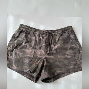 Athleta Women’s Farallon Camouflage Shorts